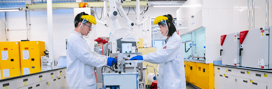STAHL GOLDEN HANDS: MEET OUR DEDICATED MATERIAL SPECIALISTS AROUND THE WORLD